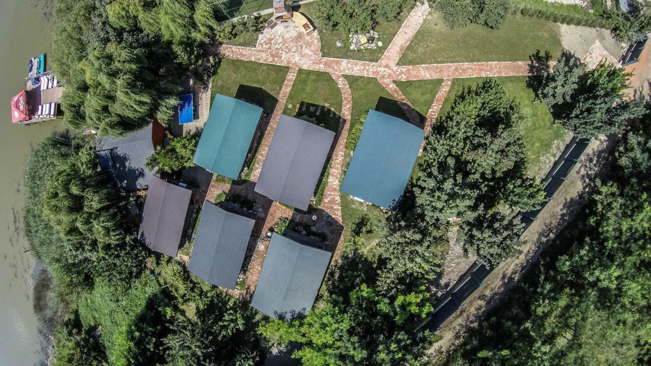 Enpi Lake Resort Ιάσιο Εξωτερικό φωτογραφία