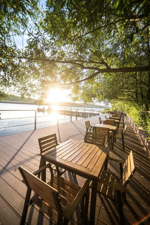 Enpi Lake Resort Ιάσιο Εξωτερικό φωτογραφία
