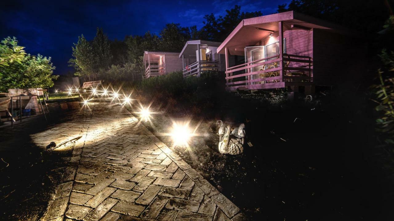 Enpi Lake Resort Ιάσιο Εξωτερικό φωτογραφία